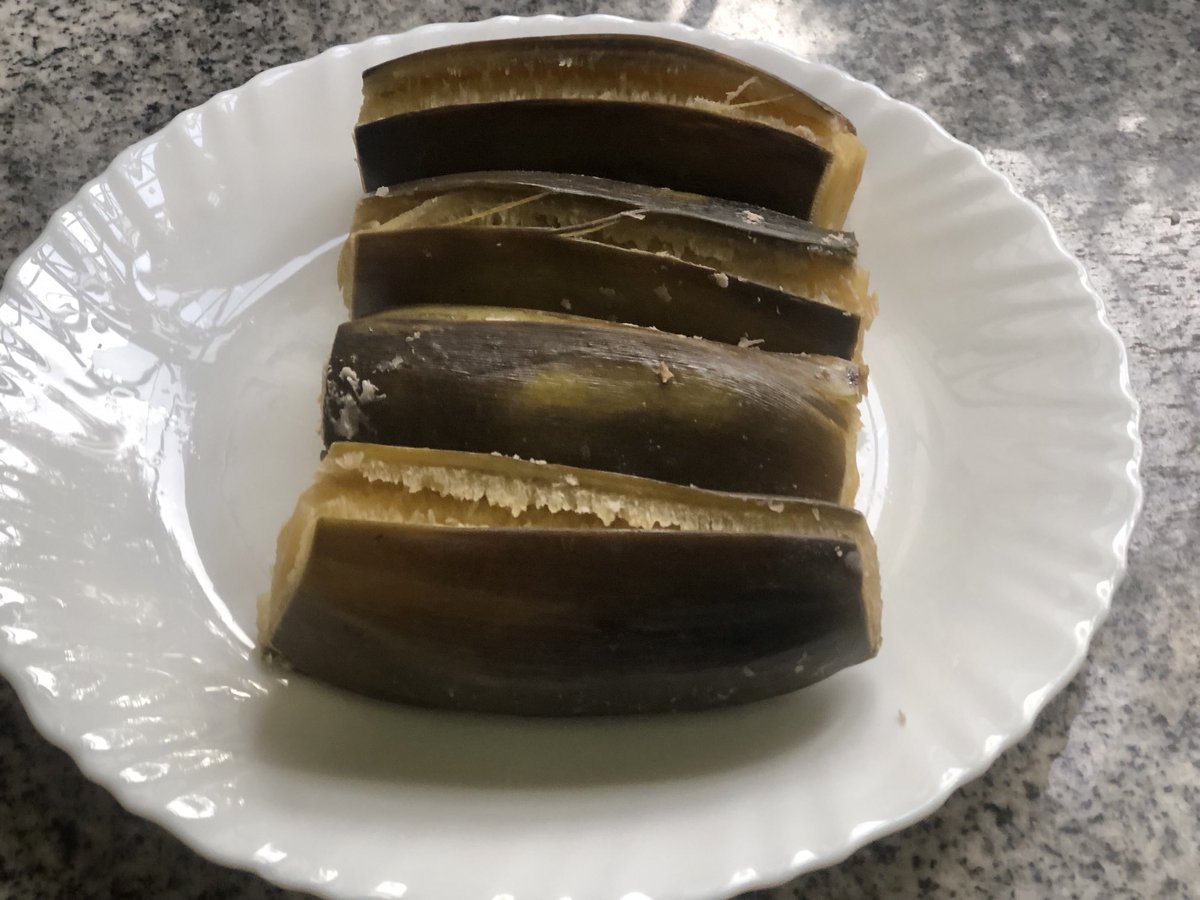 Before Cavendish banana came, we had the ‘indigenous’ banana whose multipurpose-ness served us well while growing up. Grandma served its boiled form with tea for breakfast, ripened form with wimbi porridge for lunch, mushed form with G’nut sauce for dinner #foodsecurity sorted ⁦