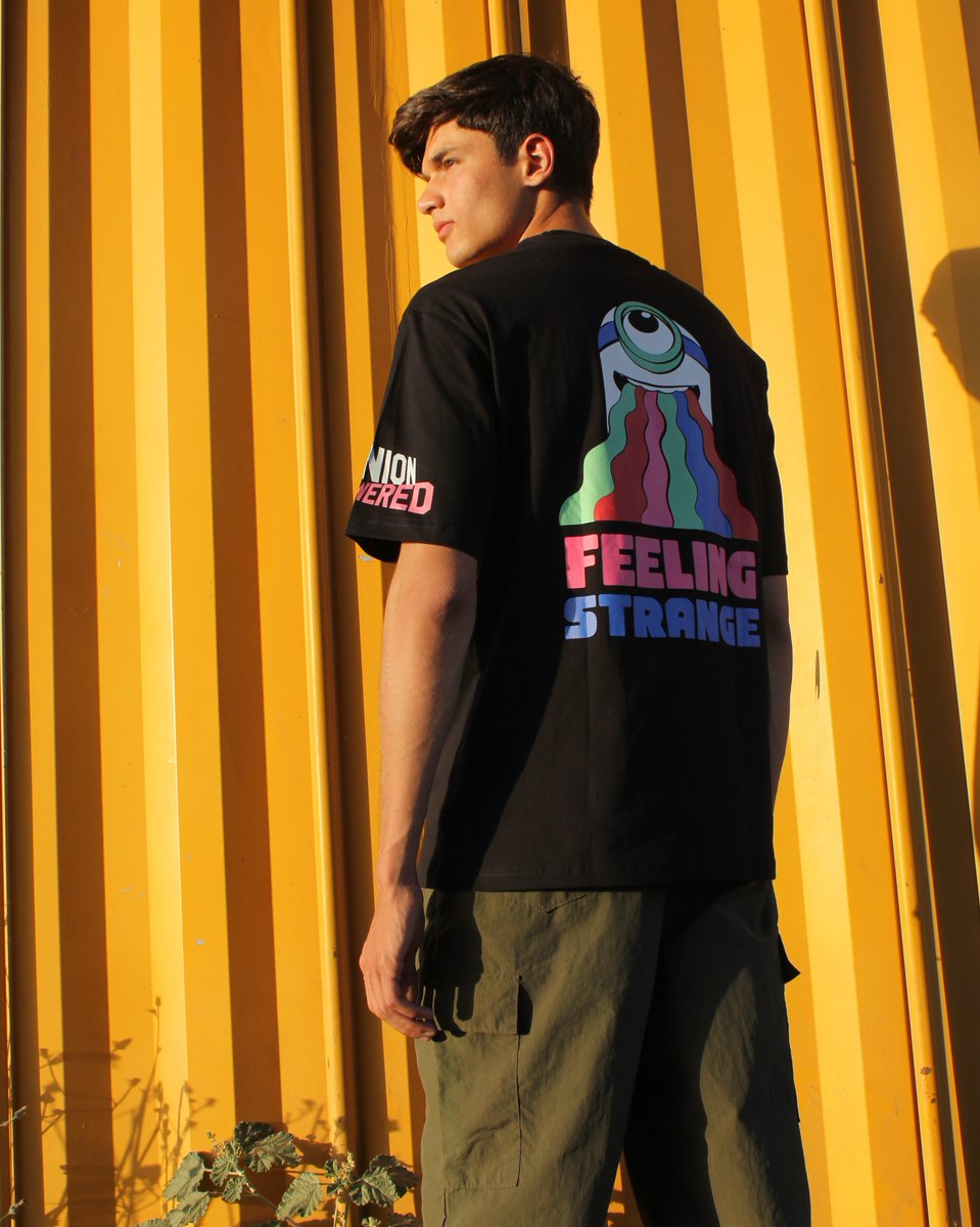 bewakoof's tweet photo. Make a statement without saying a word with our Bestselling Back Printed T-shirt!
Get your drip game strong by letting your minion tees do all the talking 💯
Shop now: https://t.co/tkNLFa4d2S
#backprintedtshirts #minions #freshcollection #fashion #onlineshopping https://t.co/JEuKjlLc73