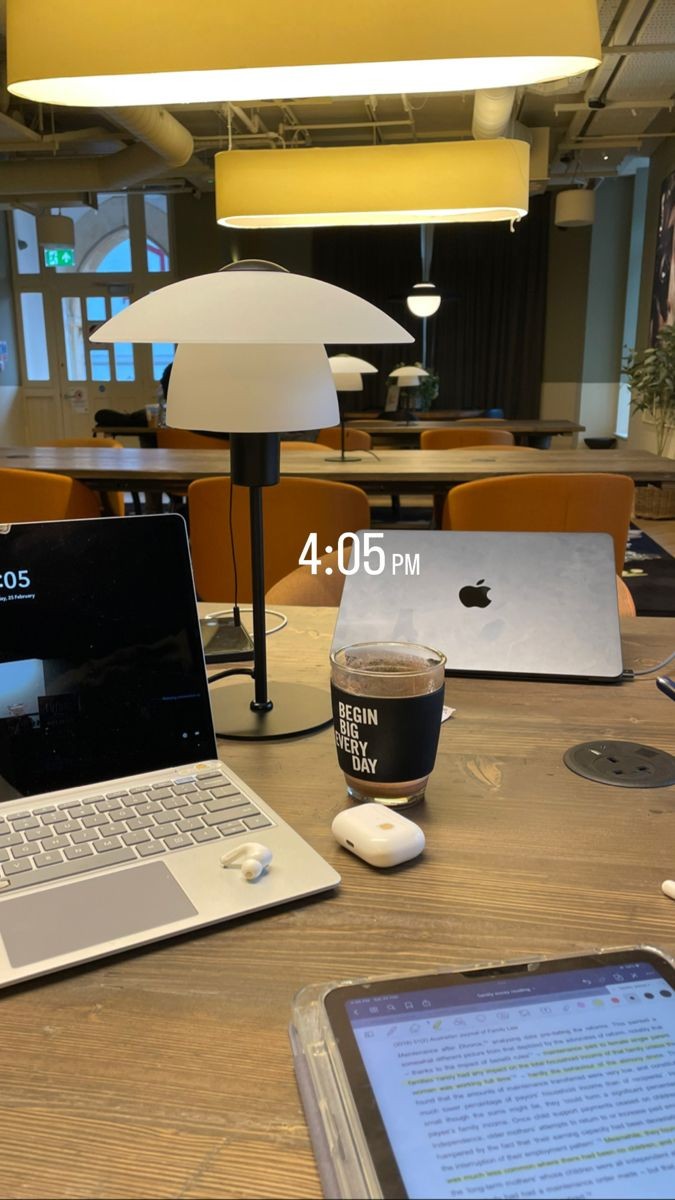 mistydly's tweet image. ⌕ : #studytwt | #collegetwt | #Studylog

↬misty, 22yo
↬ela/dela
↬estudante de publicidade na UNESA
↬aprendendo 🇺🇲🇪🇸🇨🇵
↬vestibular para artes visuais na UFRJ

♡: animesmangá, genshin, study, lifestyle, rotina 

♡/↺ = mutuals!