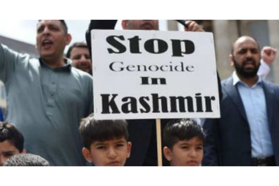 AfaafQazi's tweet photo. We are forced to move from one place to another due to economic challenges, frequency of disasters, and extreme poverty or conflict, yet the Pakistani government is not making any improvements here #KashmirIsnotPakistan #StopGenocideInKashmir https://t.co/34y0qJrgpP