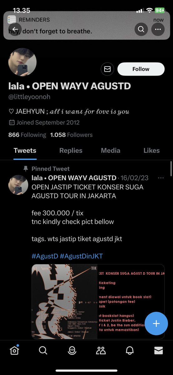 kimkoola's tweet photo. buat temen2 army, better jangan jastip  agustd tour di @.littleyoonoh ya. udah dua kali dia pake alesan "tiketnya dibawa kabur tim"

yang tds kemaren sih kata korbannya udah direfund, tapi yg arctic monkeys ini lg diusahakan biar keluarganya yg refund. doain aja dah https://t.co/rZMSqVUcsW