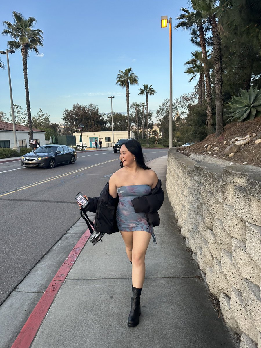 biancaellaa's tweet photo. hmmmmm i forgot abt this app. this is what i look like in case u forgot xoxoxoxox https://t.co/leDEqFxjxr