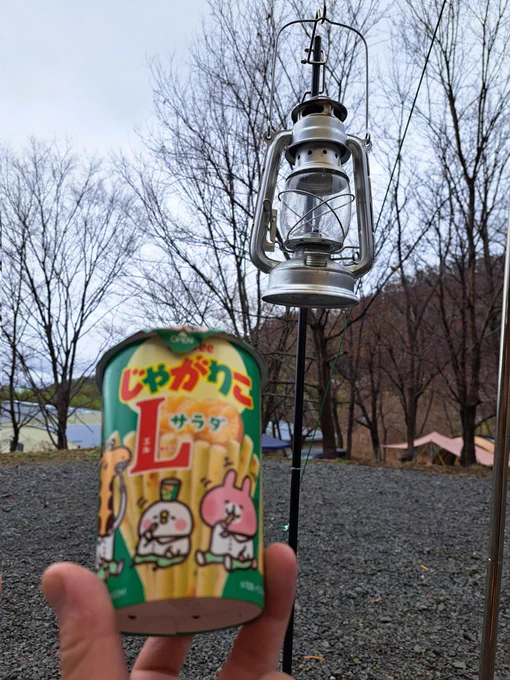 雨の中、我が根城完成…やっとポール2本買ったから、前室もばっちり 