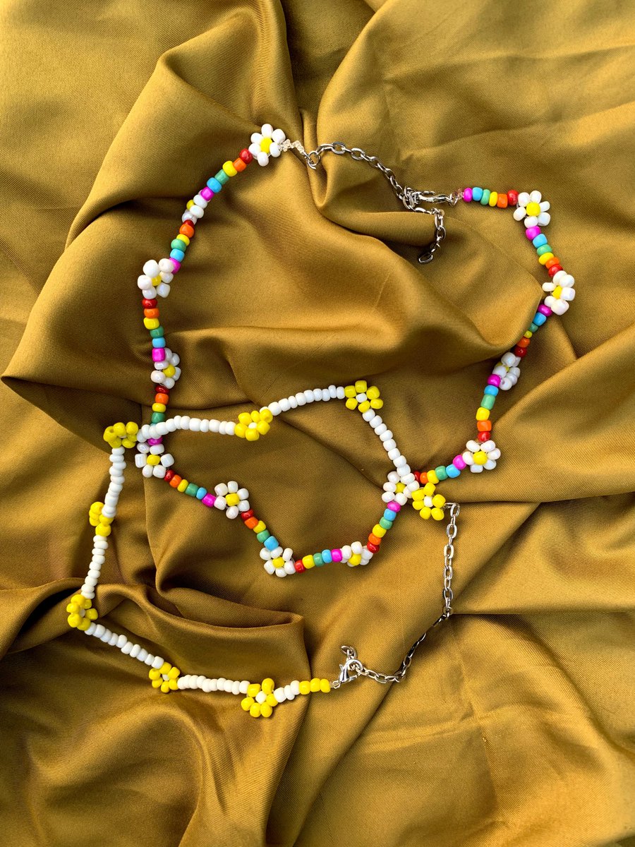 gakgitupal's tweet photo. ✨ Tiba-Tiba jualan 🌻
Bantu RT yah mutual Baikku

🌼🌈 Flowers Necklace : 20 K
🦪♥️ Pearl Necklace :  20K
🌈 🖤 Beads Braceletes : 7.5K
🍒🍇🍋Fruit Bracelets : 10K

#Beadsnecklace
#Bracelets https://t.co/hVdPiovHJv