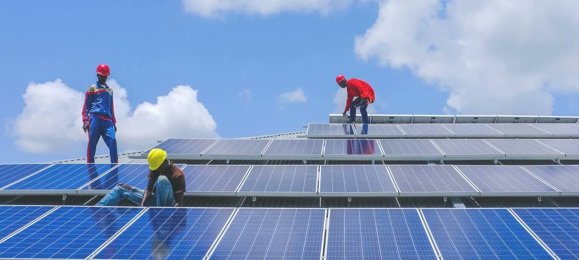 UNICManama's tweet photo. The #green tech revolution has the potential to create market revenues of more than $9.5 trillion by #2030," said @UNCTAD Secretary-General. But many #developing_countries may miss out unless governments take decisive action now.
👉https://t.co/C6LF4bwHeU
#Renwable #SDGs #GCC https://t.co/eF0ku29kC7