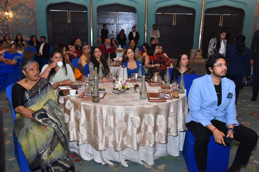 Npunjabibyheart's tweet photo. International women's Day award by #ICUNR at #Fairmount Hotel.
Only pic available n that too shows coffee is more important 😝 https://t.co/Fp2mqdGiPL
