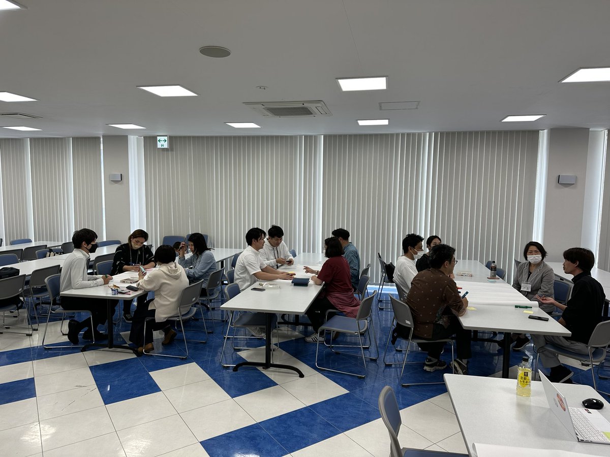kenchif's tweet photo. 最後のセッション、「こんなオープンデータがあったらいいなぁ」をテーマにディスカッションです。
ここまでのインプットもあって笑い声も聞こえるぐらい超盛りがってます！
#オープンデータデイ #OpenDataDay #沖縄 #odd2023 https://t.co/I5KVypRCuD