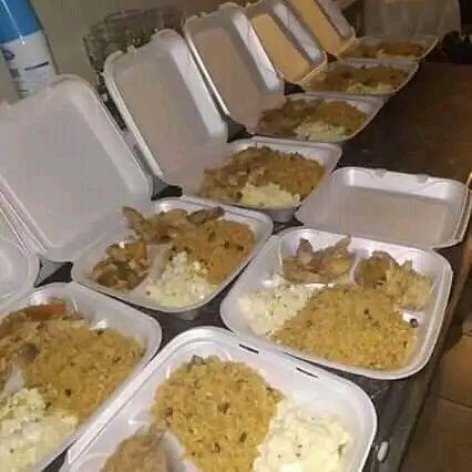 ForResidence's tweet image. That&apos;s really wonderful when you help someone who can&apos;t feed herself  That&apos;s can make a better tomorrow 😊🙂