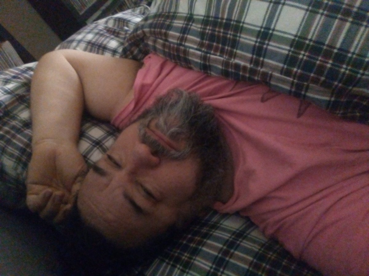 EbMdaddy50's tweet photo. Wakey wakey! Where r ma fucken eyeglasses gawddammit!? https://t.co/NpueY9BRtv