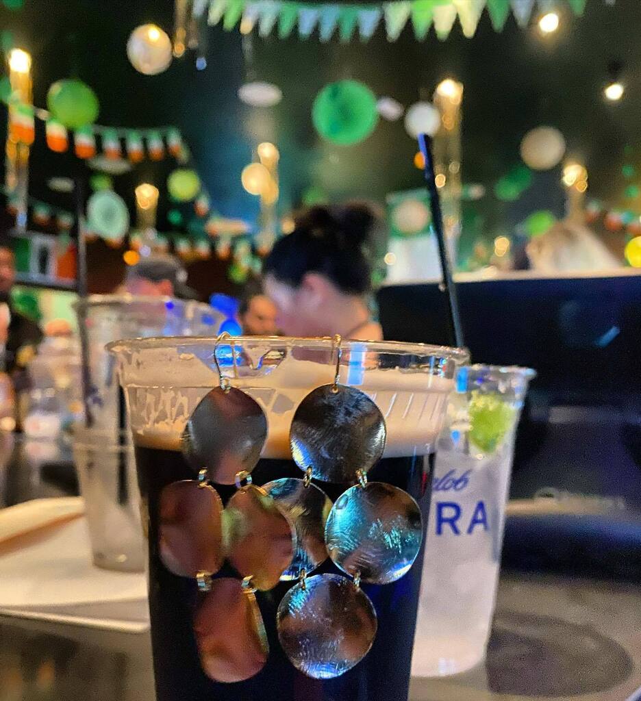 uptownstrut's tweet photo. 💋Kiss Me I’m Irish 🍀✨ Shop now for your pot of gold!! 🌈✨ #IfYouAreLuckyEnoughToBeIrishYouAreLuckyEnough #HappyStPatricksDay #UptownStrut

•
•
•

#fashion #fashionista #BoutiqueLife #onlineboutique #StyleWatch #Instafashion #FashionHouston #LocalL… https://t.co/QMoaXmW0hR https://t.co/heeYmcJcCR