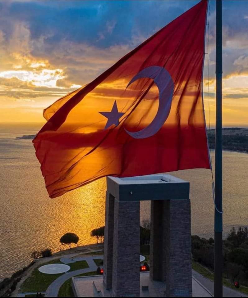 akbulutisa's tweet photo. 🇹🇷 ÇANAKKALE GEÇİLMEZ 🇹🇷 https://t.co/Mdf6BkdDQO