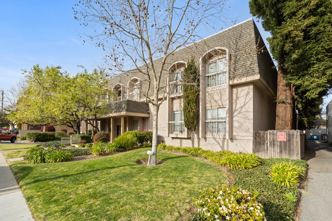 RobParishTweets's tweet photo. 50 N. San Mateo Dr. #115, San Mateo, CA
Experience the convenience of downtown living in this refined 1 bed/1 bath condominium with wood-burning fireplace and in-unit washer and dryer.
https://t.co/fhMW6qHdhD

#SanMateo #SanMateoCondoForSale #Compass #OpenHouse #HomeForSale https://t.co/M3nOU4uzQH