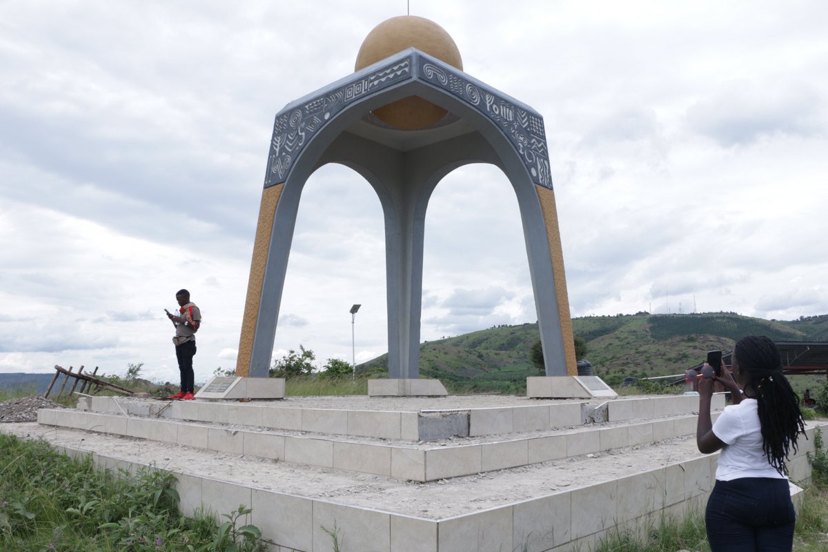 The Biharwe Eclipse Monument.

The Biharwe monument in Mbarara was erected on Biharwe Hill in commemoration of the “Biharwe Eclipse” which was dated by astronomers and historians to have taken place in the year 1520 AD.
￼
#Travelwithme #ExploreUganda #UniquelyOurs #VisitUganda