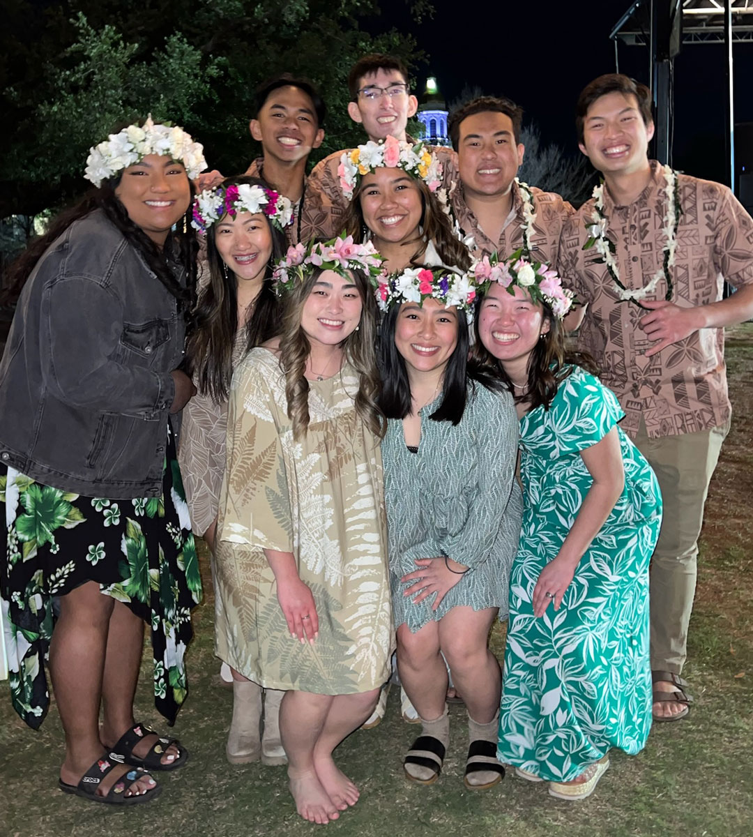 Baylor's tweet photo. Aloha spirit at Baylor! 🐻🌺

Thanks to BU's Hawai'i Club for hosting Lū’au 2023 tonight on Fountain Mall! https://t.co/kspw3P7LtJ