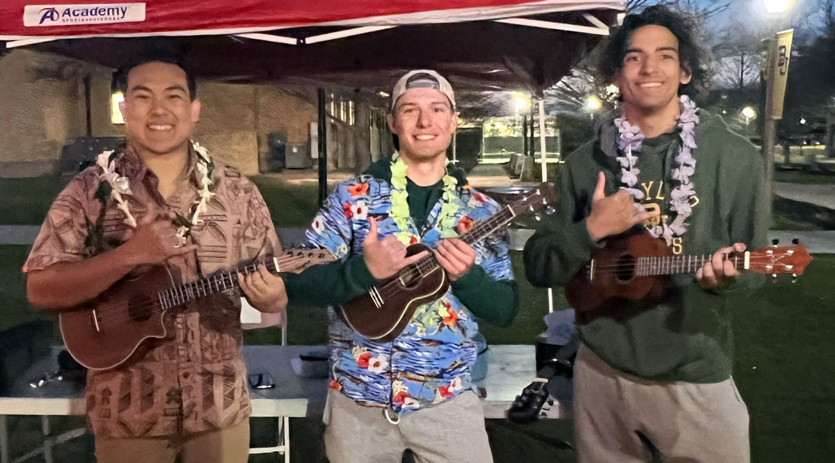 Aloha spirit at Baylor! 🐻🌺

Thanks to BU's Hawai'i Club for hosting Lū’au 2023 tonight on Fountain Mall!