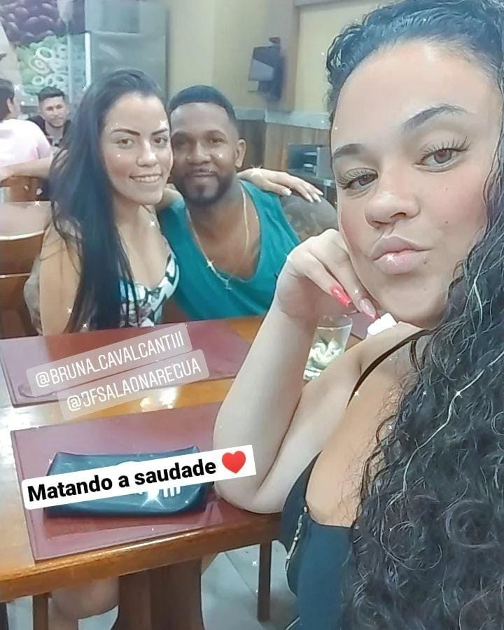 MoralDeCria's tweet photo. Jeferson, nós da família #MoralDeCria recebemos com tristeza a notícia do falecimento de sua esposa Bruna. Desejamos que Deus receba Bruna, uma mulher INCRIVEL, com o coração bom e uma alma doce, de braços abertos. + https://t.co/3Ci6pZjUzr