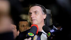 NP__Oficial's tweet photo. 🚨 Política:
'Para Lula está muito fácil governar: é só desfazer o que eu fiz', disse Bolsonaro em sua rede social https://t.co/3EezBkxvor