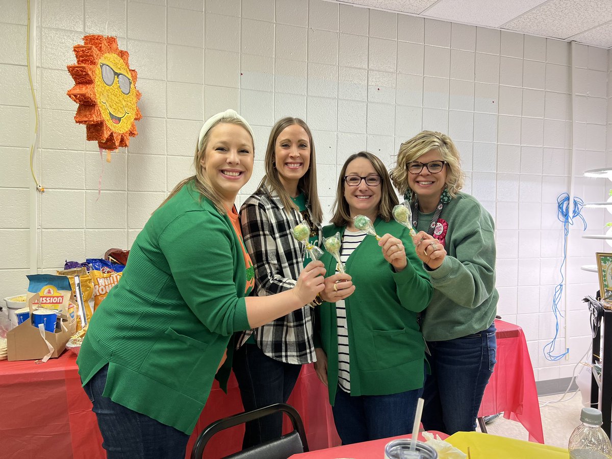 t_teaches's tweet photo. Thanks @FzeEnterprise for the amazing cake pops! They were a sweet end to the week before spring break. We can’t wait to see what you make next! https://t.co/QVH4rSoIIm