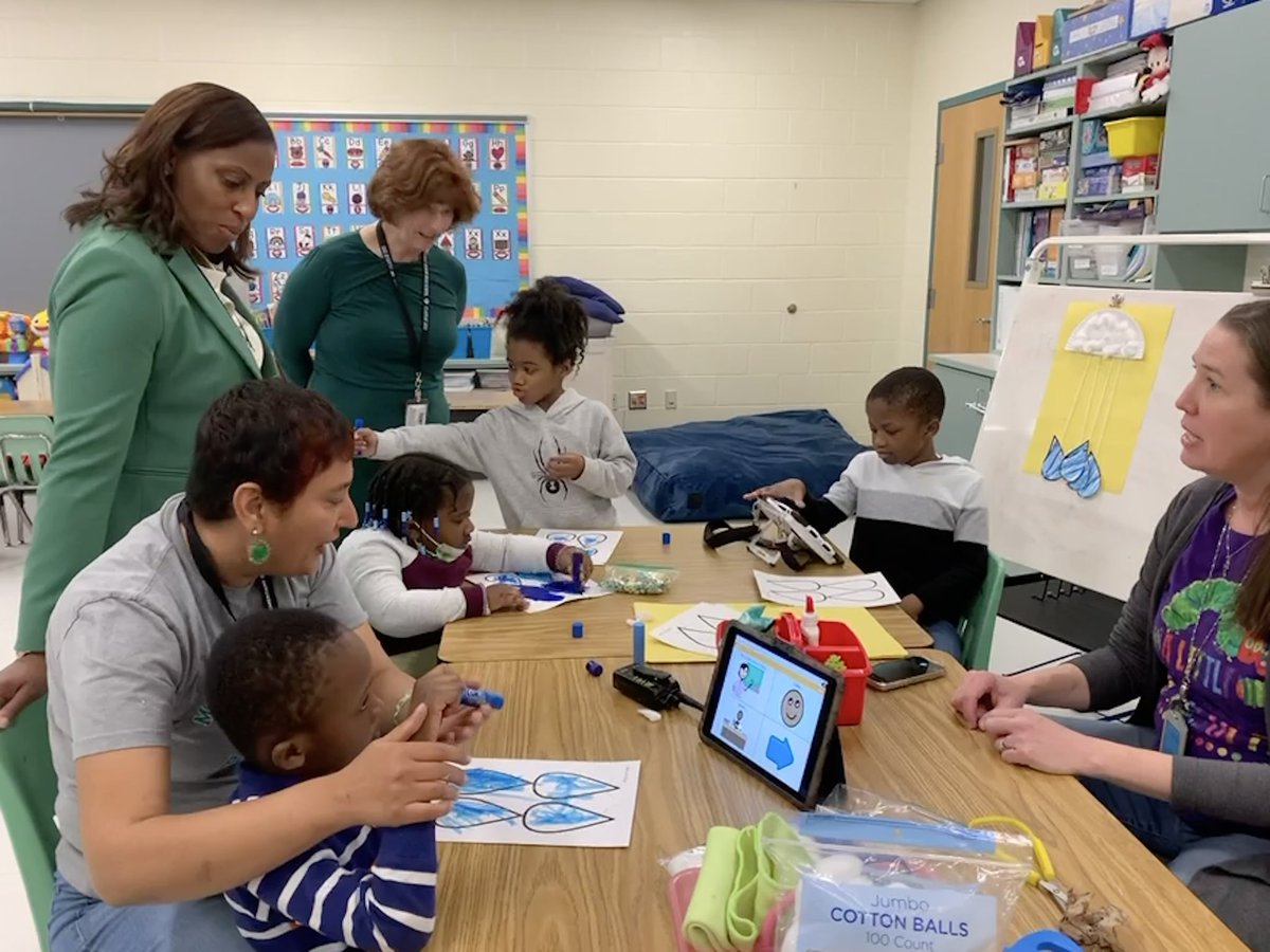 kdicarlo_MWES's tweet photo. The luck oβ the Irish was with us today in rooms 101 & 102! π We started with a visit from @LDMcDade & @DianaGulotta & ended with shamrock shakes for #CookingFriday. Thanks for the visit Dr. McDade! π @PWCSNews @Principal_MWES @kgeorge_mwes #MWESExcellentTogether #5Dens1Pride https://t.co/wKCW50vJ9c