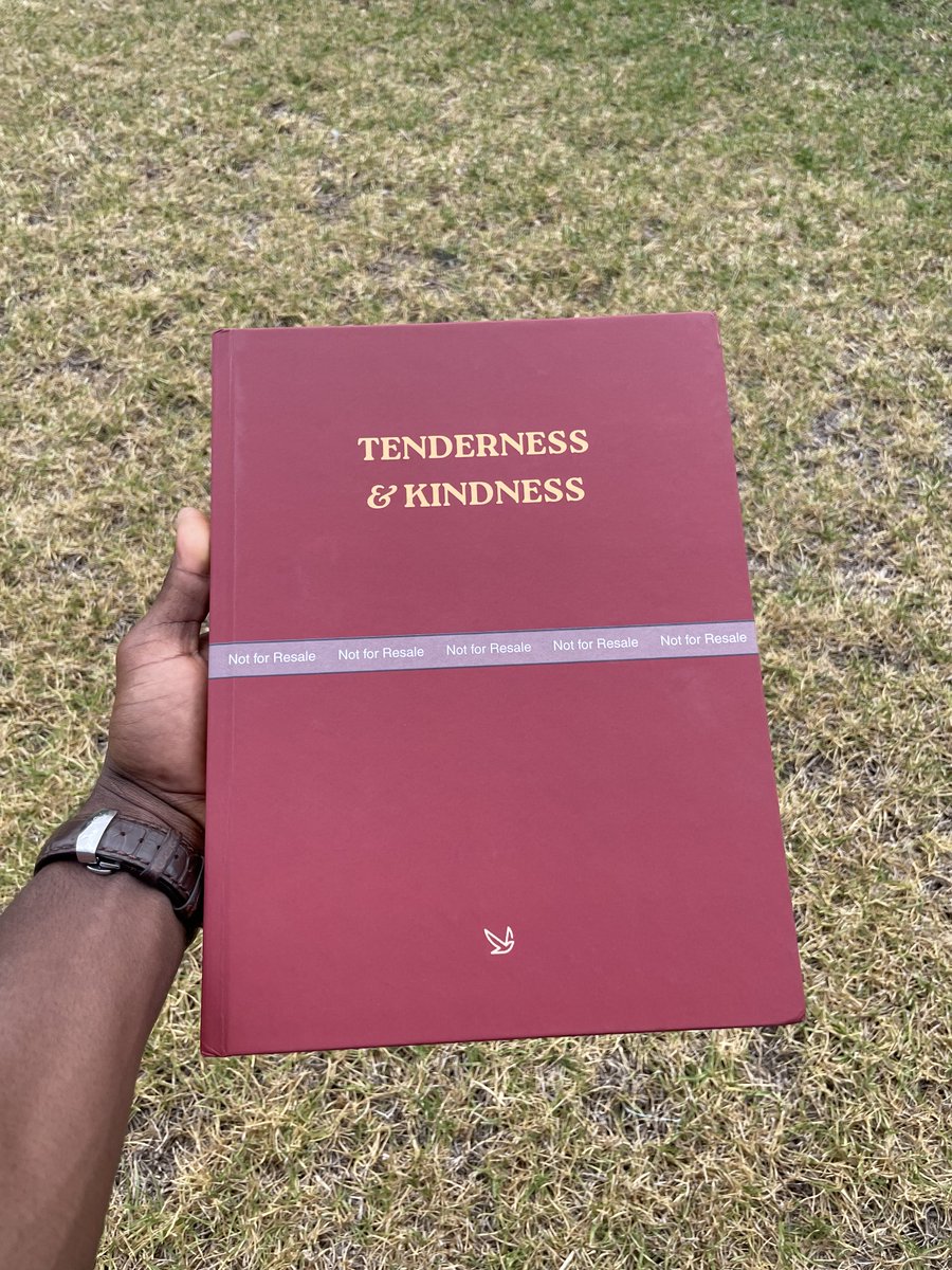 oizee20's tweet photo. T&amp;K is here and it's beautiful!

Really enjoyed preparing the day with it; free-writing the morning pages and building a to-do.

Join the waitlist to be the first to get your hands on it: https://t.co/YZlKVCCI4F

Have a great weekend 🌄 https://t.co/K1irYfXPwJ