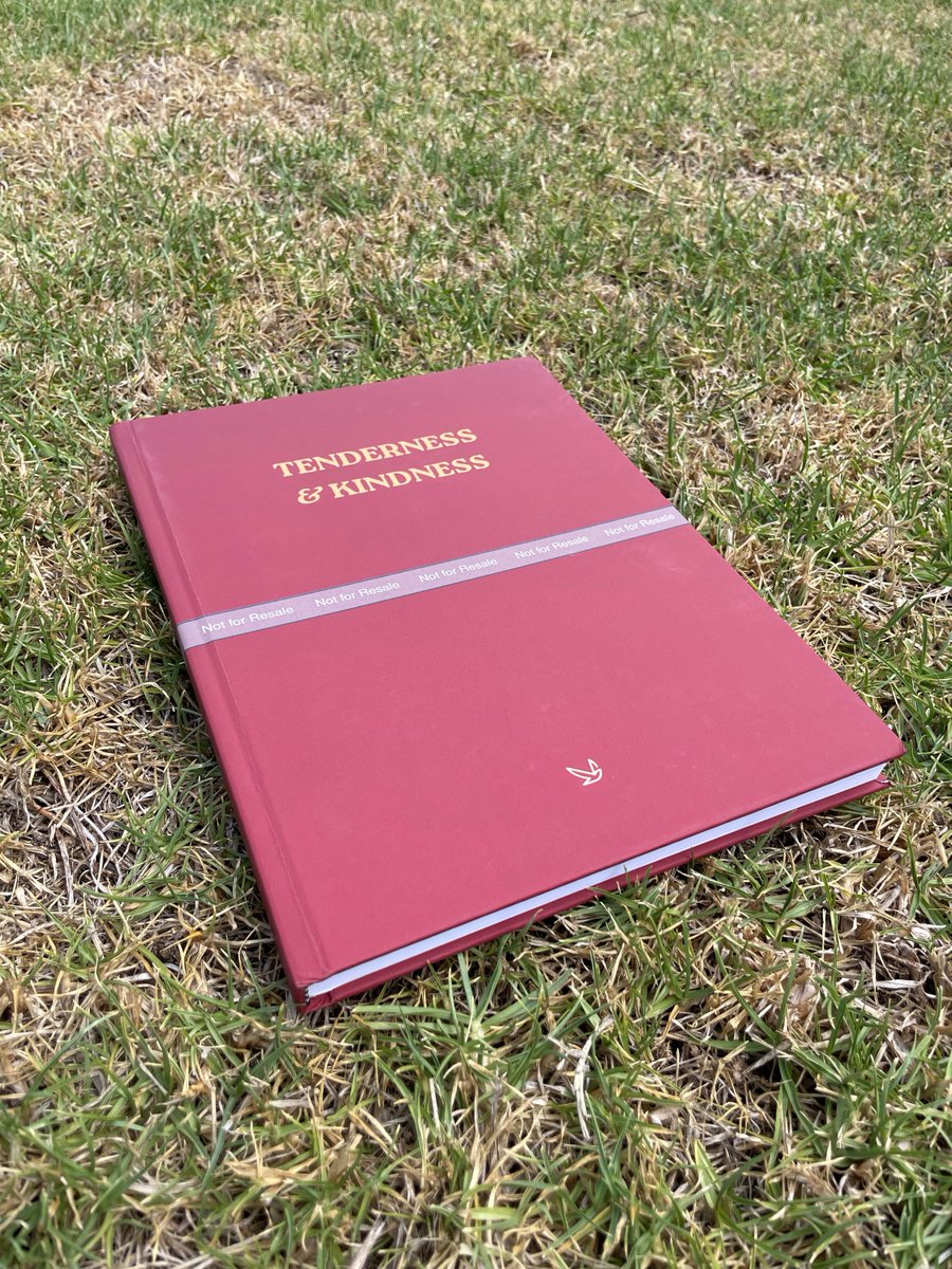 oizee20's tweet photo. T&amp;K is here and it's beautiful!

Really enjoyed preparing the day with it; free-writing the morning pages and building a to-do.

Join the waitlist to be the first to get your hands on it: https://t.co/YZlKVCCI4F

Have a great weekend 🌄 https://t.co/K1irYfXPwJ