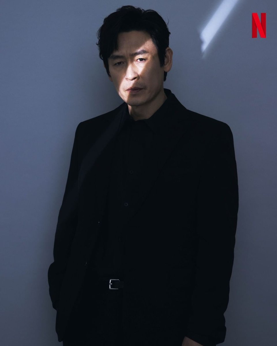 LNES_news's tweet photo. 이렇게 빛나는 사람들이 킬러인 작품이 있다고요? 딸은 엄마가 킬러인 걸 모른다고요? 벌써 맛있다..

3월 31일 죽거나 죽이는 이야기가 시작됩니다. <길복순>, 오직 넷플릭스에서.

#길복순 #KillBoksoon

https://t.co/4cuOpgFxt7 https://t.co/e9Nge5rJyS