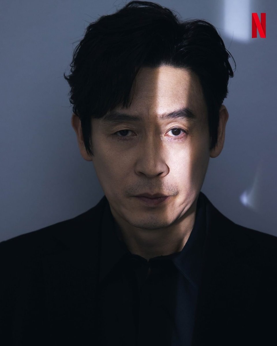 LNES_news's tweet photo. 이렇게 빛나는 사람들이 킬러인 작품이 있다고요? 딸은 엄마가 킬러인 걸 모른다고요? 벌써 맛있다..

3월 31일 죽거나 죽이는 이야기가 시작됩니다. <길복순>, 오직 넷플릭스에서.

#길복순 #KillBoksoon

https://t.co/4cuOpgFxt7 https://t.co/e9Nge5rJyS