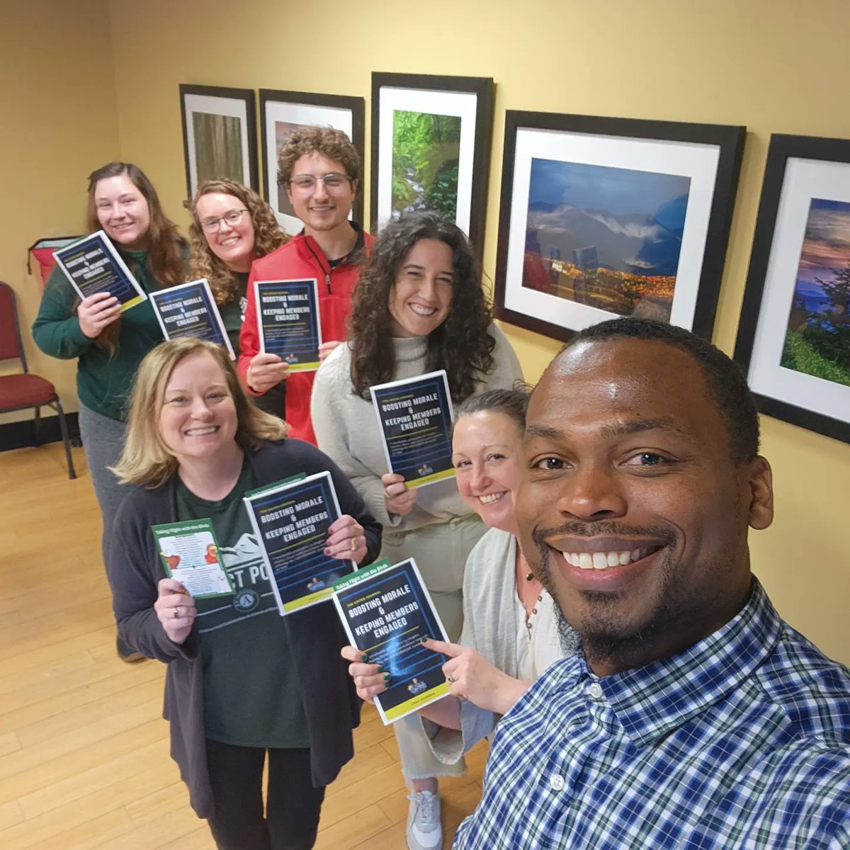 ChazJackson44's tweet photo. #grateful to hang out with Americorps leadership team today!
#chazjacksonspeaks
#livelearnlead
#boostingmorale
#keepingmembersengaged https://t.co/AsokZDxXNP