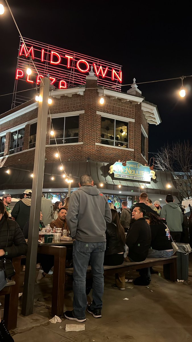 ndorety's tweet photo. Great tunes @McNelliesOKC 🍀. They’re playing the @OK_Breakdown theme song. #Boomer https://t.co/hZkWHop6DN