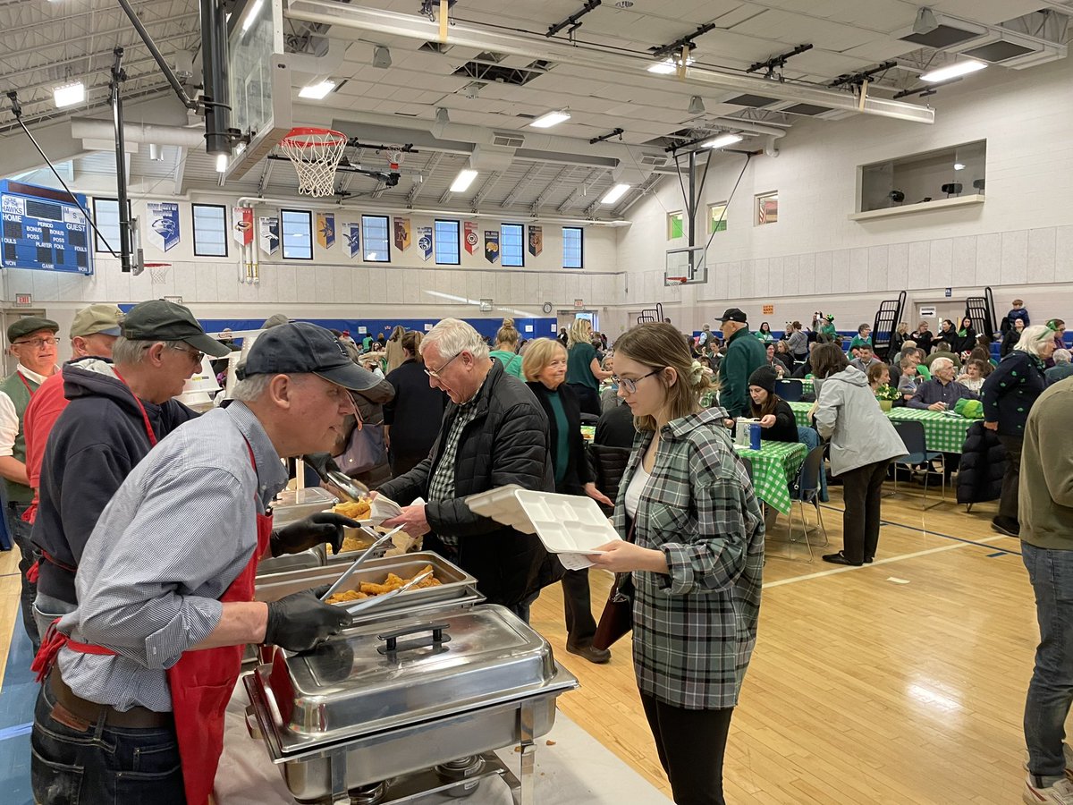 RGawronski's tweet photo. Sold out Fish Fry at Mary Seat of Wisdom tonight!  One more next Friday at @SPOCParkRidge, 3/24, 5:30 pm. #Lent @KofC Council 4836 https://t.co/zbVGIp1byW