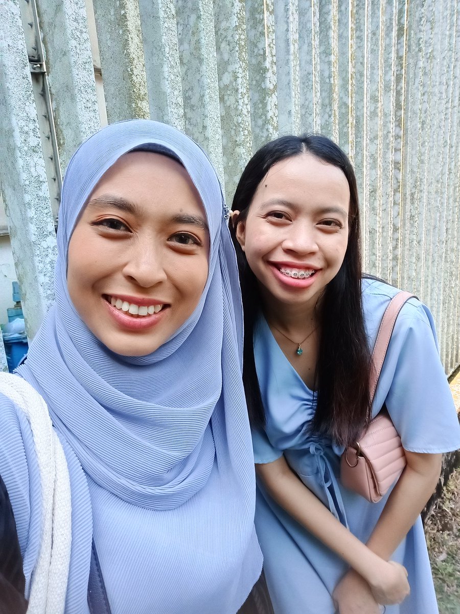 msaqilah's tweet photo. @_itsblackrose met her at #JihyoXGlutanex here in #sentuldepot ... And She's a carat!!!! Aaahhhh... 😘😘😘 Let's enjoy today... https://t.co/aG9pn4EVdS