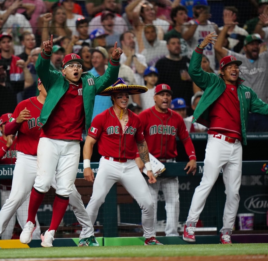 FelixRiosSSF's tweet photo. Creo que no nos podemos quejar. 🥹
Que buen momento.para el deporte mexicano. 🇲🇽 https://t.co/TrpvhsS7cG