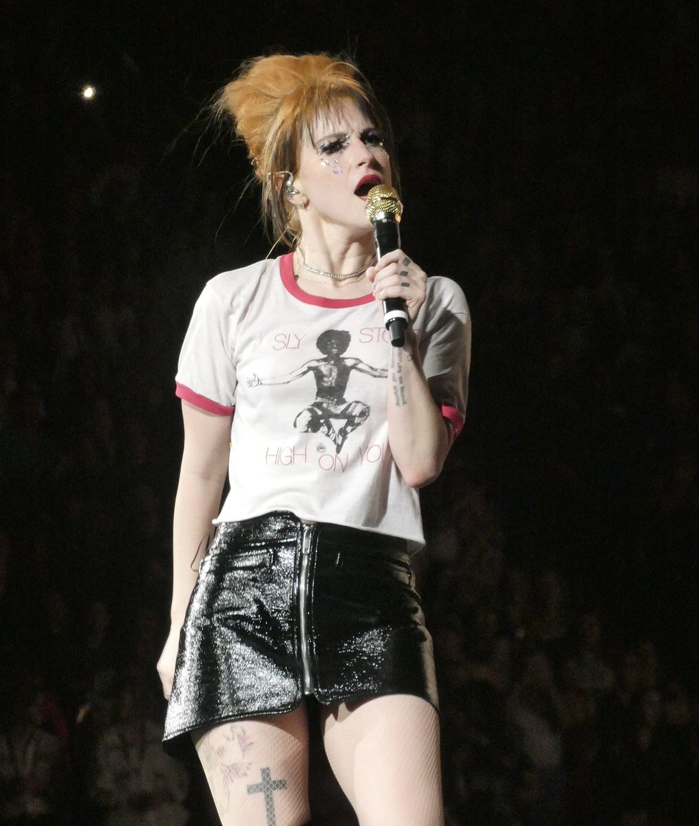 More shots of Hayley Williams singing during Paramore's set on the first  night of the #ErasTour., image size:1016x1200