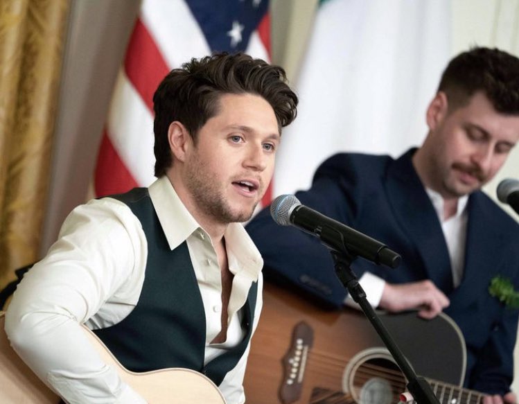 nhtoursmedia's tweet photo. 📸| Mas de Niall hoy en The White House!! https://t.co/BkG7WdJBfm
