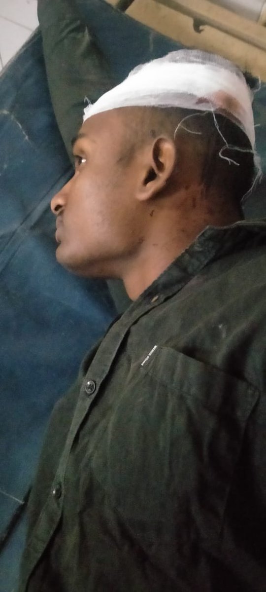LegalLro's tweet photo. For posting status on Sambhaji Nagar name change; mob of 300 #Jihadi attacked, grievously injured 5, destroyed Rastriya Shriram Sangh office at #Manmad; @SPNashikRural ASP Aniket Bharti, DSP Salve suppressing matter n not registering FIR @Dev_Fadnavis @DGPMaharashtra @NiteshNRane https://t.co/UY8fBqur0G