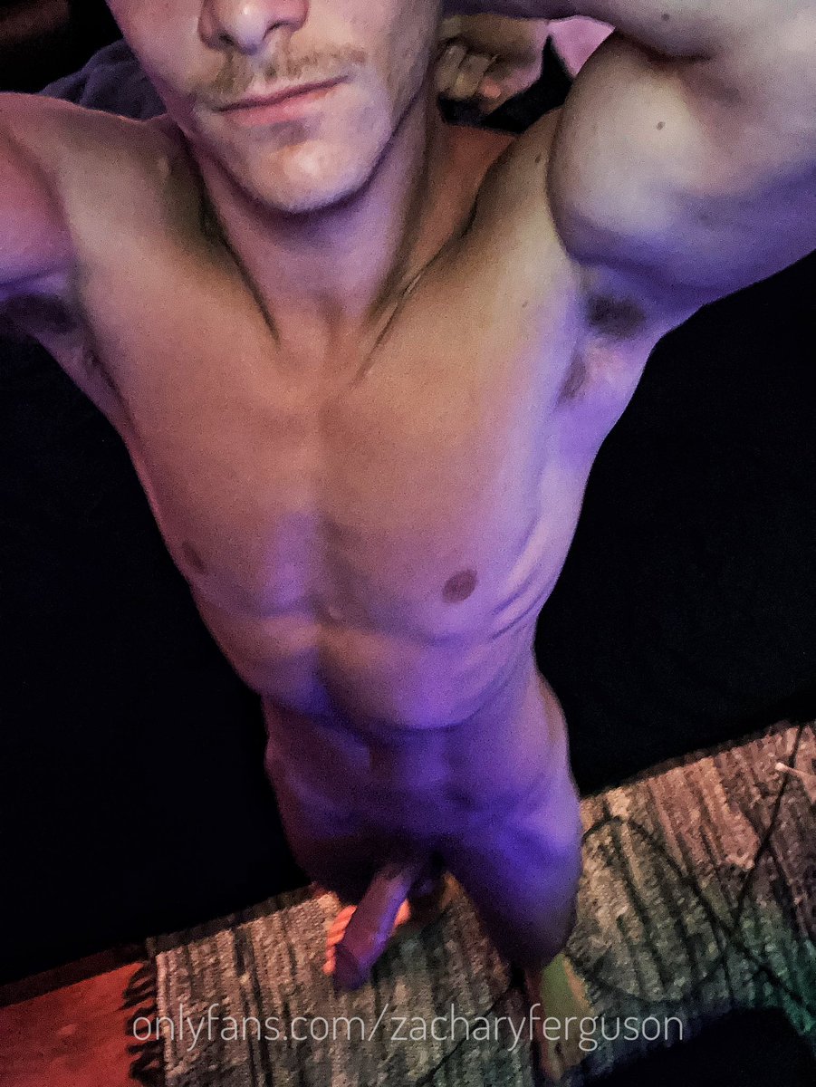 zachonof's tweet photo. Who here likes hairy armpits? RT if you’d be my gym bro 💪🏼😏 https://t.co/7etDT9XsFh