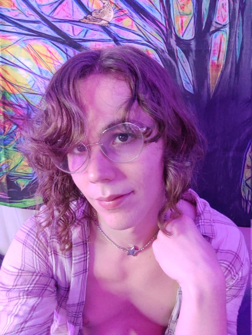 Lyzalittle.Bsky.Social’s pics and videos