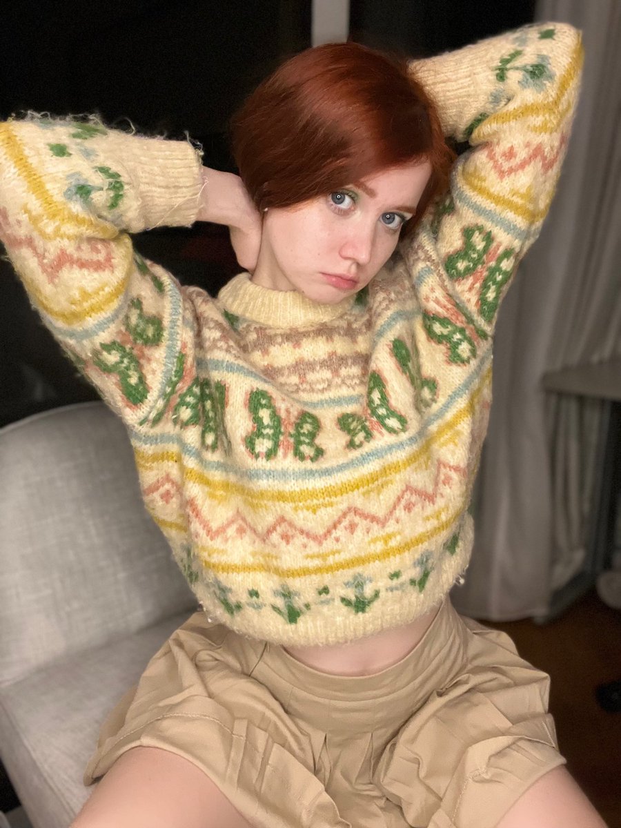 cutiepiealice on Twitter: "Comment 1 or 2🤔"