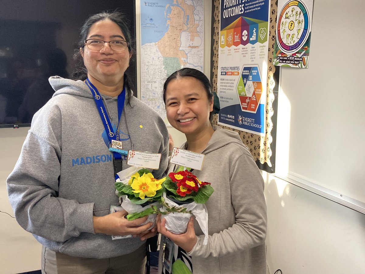 EPS_MadisonES's tweet photo. Our paraprofessionals have a heart of gold. Thank you for your commitment and dedication to making our MAE huskies grow. #paraprofessionalsweek #MAEParasROCK @DrIanBSaltzman @EPS_Region1 https://t.co/yriqNt0H3B