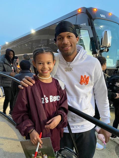 MrZBolzan's tweet photo. @aggiembk @TAMU these are class act student athletes, thank you for being THE example for our future @julius_marble @ldl_dex @wadetaylorIV @Tyreceradford23 @aggiembk @mamba___11 @TeamCoachBuzz tonight &amp; this season = success, you made my little girl's night ❤️ https://t.co/S7gjD7Abz9