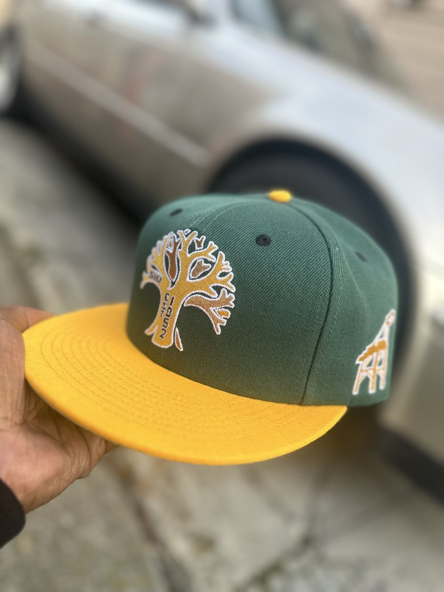 FRSHMNCLASS's tweet photo. For #Oakland 💚💛 #510DAY release!! Hit up our website and get yours first! https://t.co/IhZ6A99APd