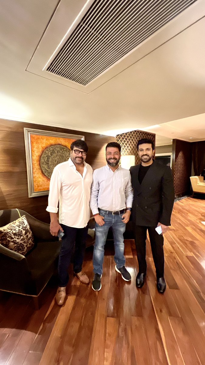 Ashoke_Raj's tweet photo. Manage to meet @AlwaysRamCharan &amp; @KChiruTweets sir. The nation is proud that Natu Natu has won an Oscar. #NatuNatu 
#oscar #Oscar2023 https://t.co/MVCC8rXRHA