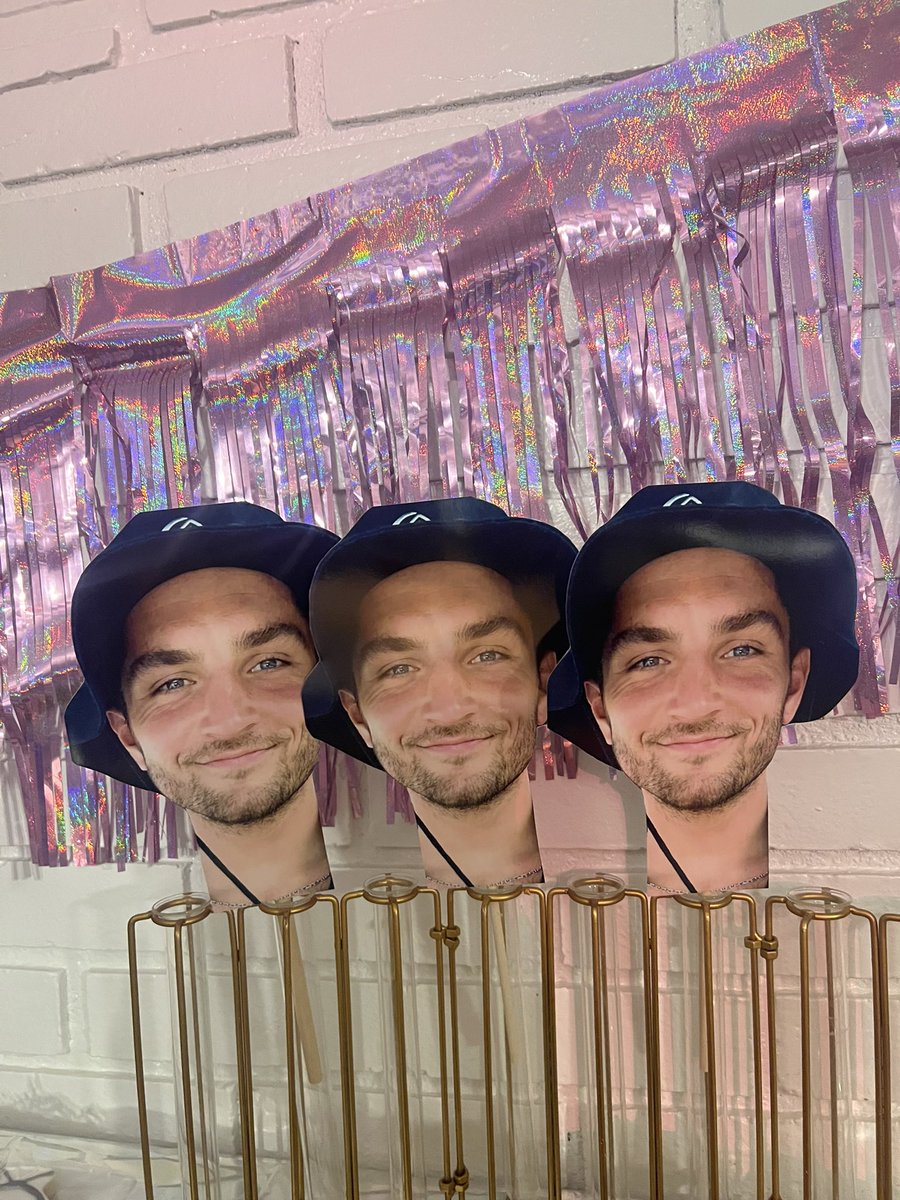 Erika (@erikaulery_) on Twitter photo 