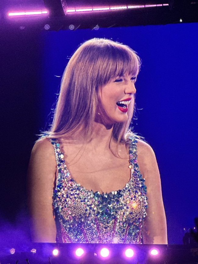 เริ่มเเล้ว !!!! The Eras Tour “ Taylor Swift เเซ่บมากดูรอยยิ้มนั่นสิ