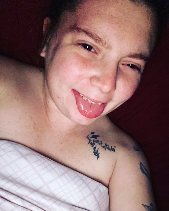 Goodnight 😘 https://t.co/igmVj4KIAl