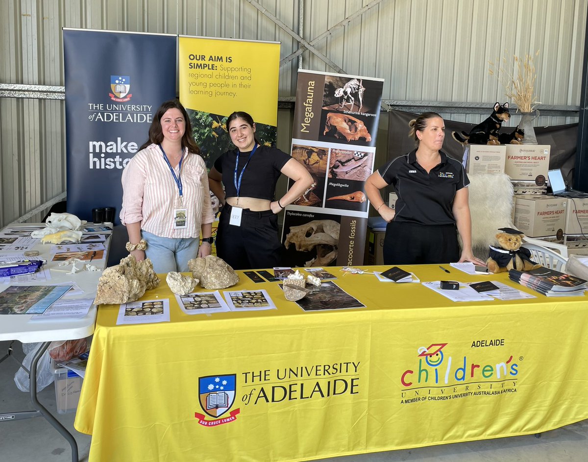 Liz Reed π¦π¦΄π¦ππ© (@lizreed_palaeo) on Twitter photo <a href="/UofAPalaeos/">University of Adelaide Palaeontologists</a> Tiah Bampton & <a href="/IzTheeScientist/">IzPalaeo</a> presenting palaeontology activities with Emma Scott from Children's University Adelaide at the #SEFieldDays Giving children the chance to meet scientists and learn about fossils from their region. #RoleModels #NaracoorteCaves <a href="/UofA_SET/">Faculty of Sciences, Engineering and Technology</a> <a href="/UofAPalaeos/">University of Adelaide Palaeontologists</a> Tiah Bampton & <a href="/IzTheeScientist/">IzPalaeo</a> presenting palaeontology activities with Emma Scott from Children's University Adelaide at the #SEFieldDays Giving children the chance to meet scientists and learn about fossils from their region. #RoleModels #NaracoorteCaves <a href="/UofA_SET/">Faculty of Sciences, Engineering and Technology</a>