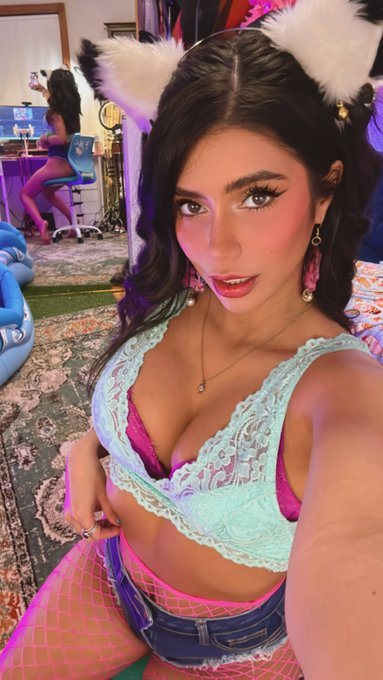 hi :3 https://t.co/lt0jSDF5qV