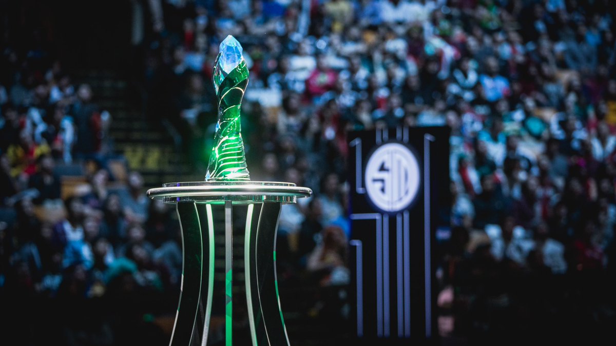 TSM_Arg's tweet photo. Loca, vos no entendés nada de vivir
Se fueron con septiembre tus ganas de mí
Y una forma errante de permanecer
Llenó de noches todo nuestro amanecer https://t.co/tWSD3V3aER