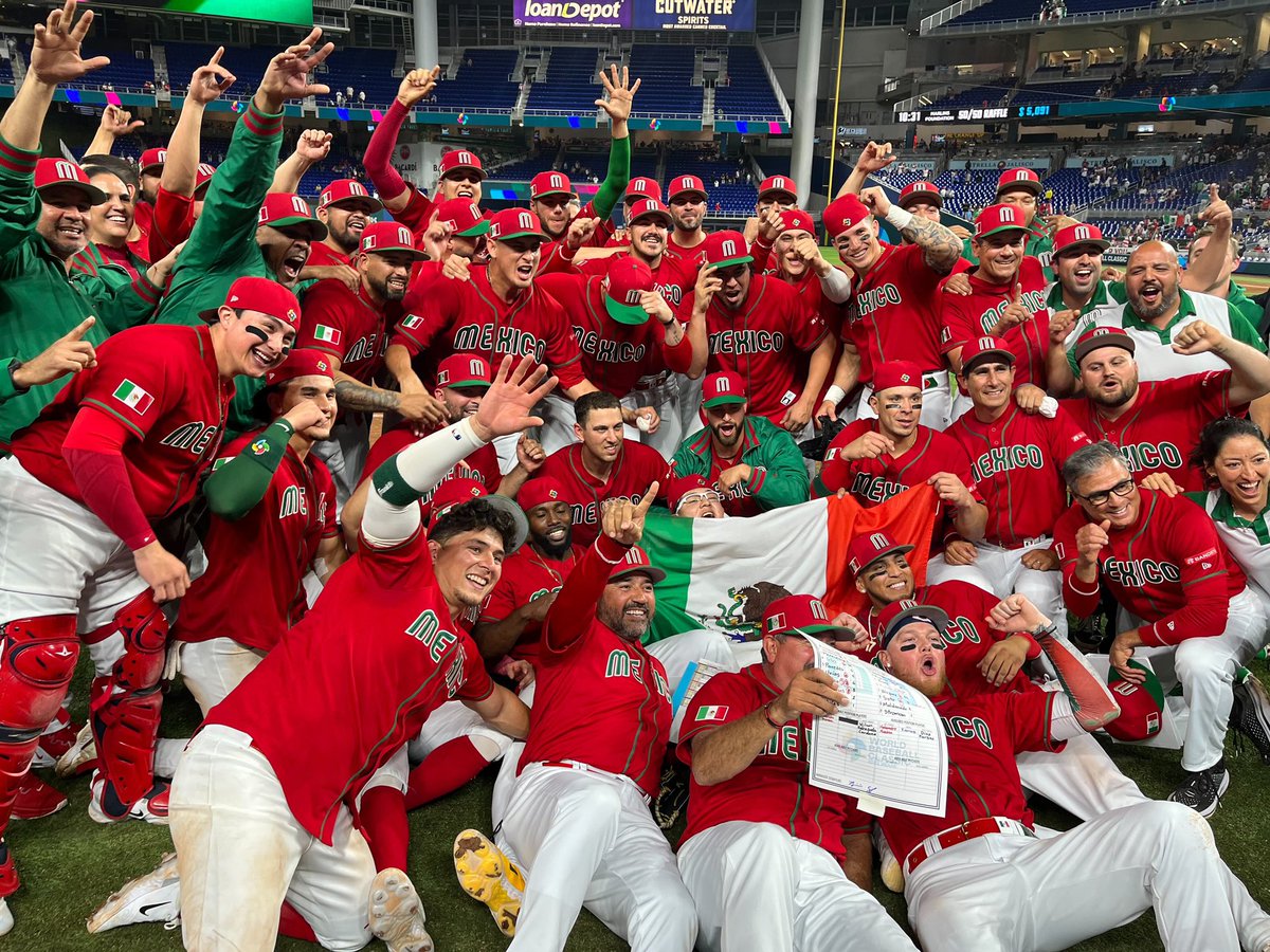 clubtomateros's tweet photo. 🇲🇽 ¡MÉXICO! ¡MÉXICO! ¡MÉXICO! 🇲🇽

Son un ORGULLO💪.

📸: @MLB_Mexico 
#MuchoMásQueBéis 🍅
#WorldBaseballClassic https://t.co/LG9cZzZwaJ