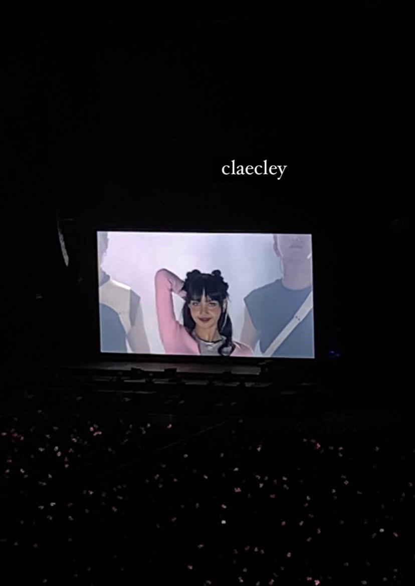 claecley's tweet photo. born pink day 2 💗 https://t.co/6gy8VgXEqm
